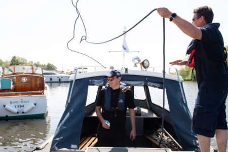 river speed limits - hire boat users casting off